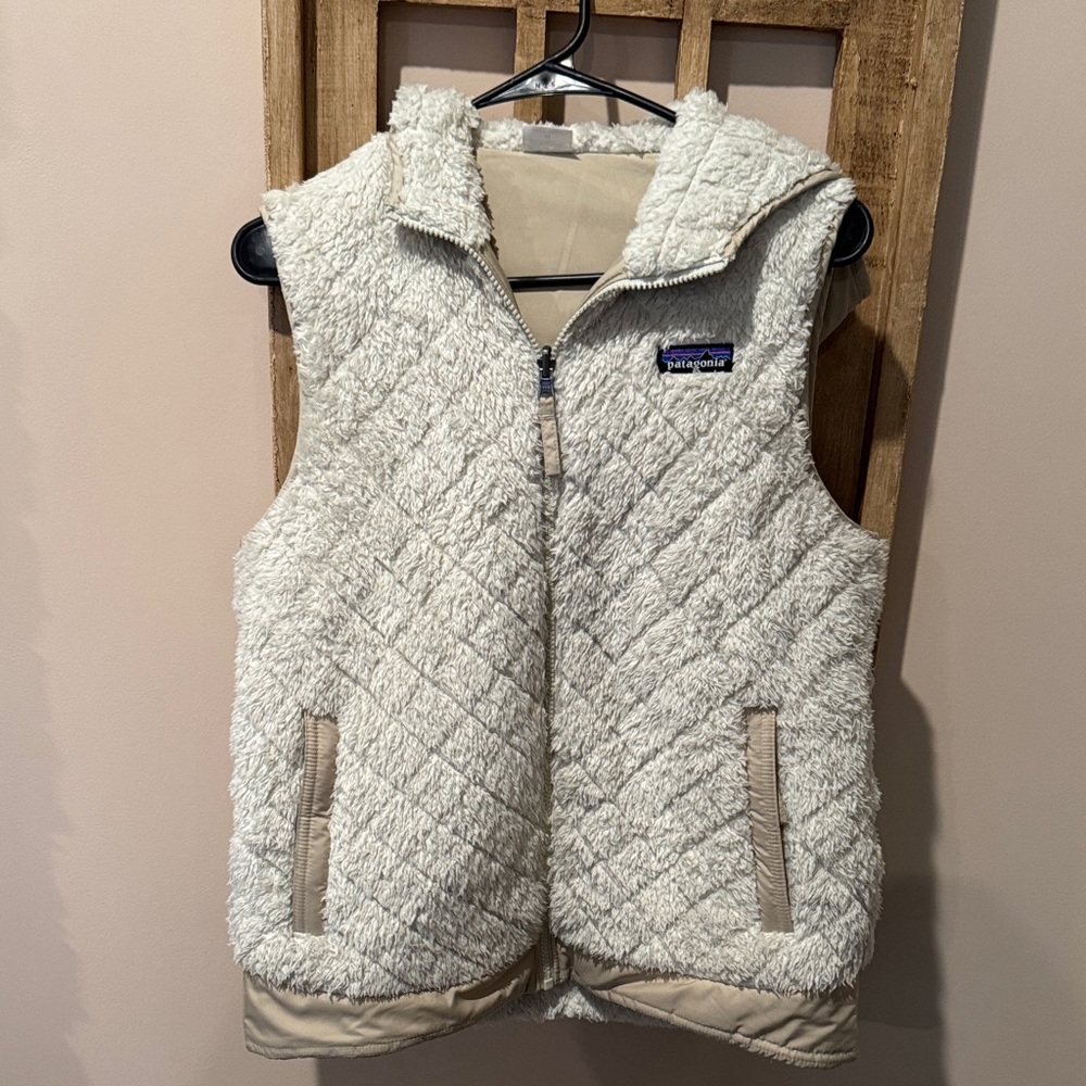 Patagonia Quilted Furry Vest - Off-White